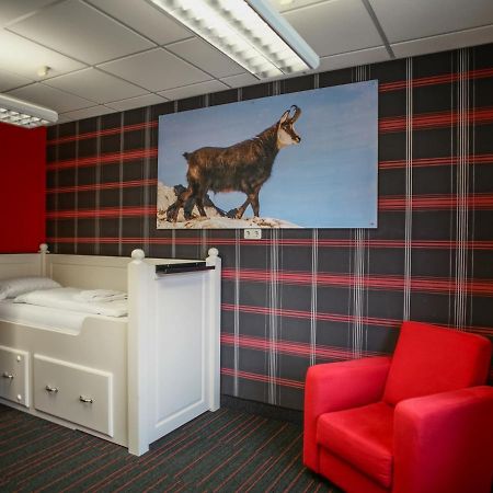 Sport Hotel Инцелль Экстерьер фото