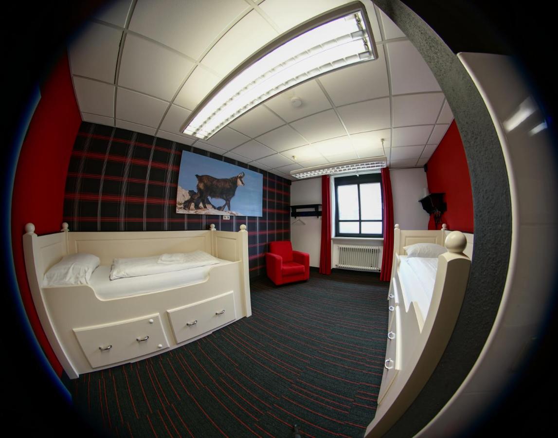 Sport Hotel Инцелль Экстерьер фото