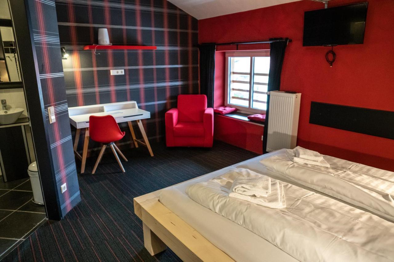 Sport Hotel Инцелль Экстерьер фото