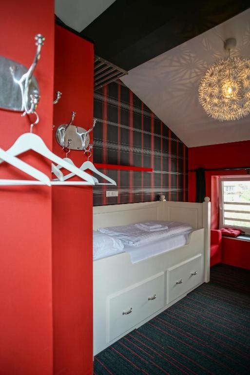 Sport Hotel Инцелль Экстерьер фото